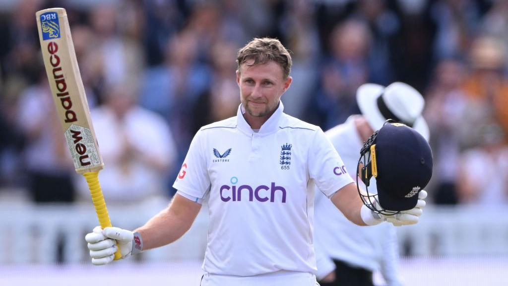 Joe Root celebrates reaching his century during the second Test between England and Sri Lanka at Lord's Cricket Ground on August 29