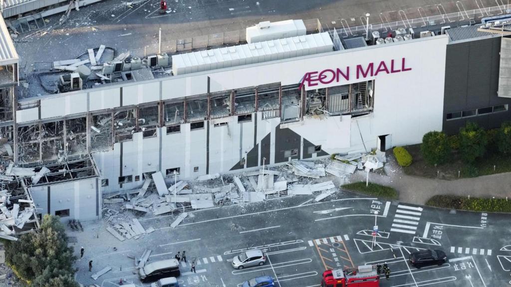Many people trapped inside Japanese shopping centre after magnitude 7.1 earthquake strikes Kyushu island; Prime Minister Sanae Takaichi confirms injuries reported
