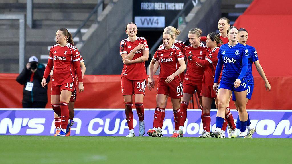 Liverpool celebrating Beata Olsson's goal