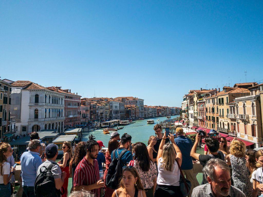 crowds in venice.