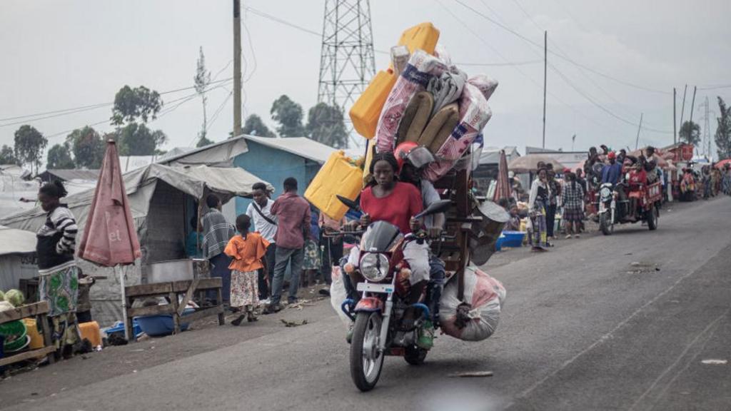 Thousands flee as DR Congo rebels claim control of Goma