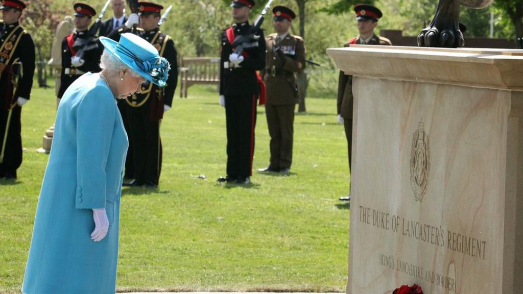 Queen dedicating memorial