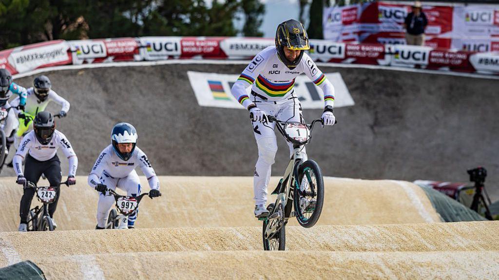 Joris Daudet riding his bike