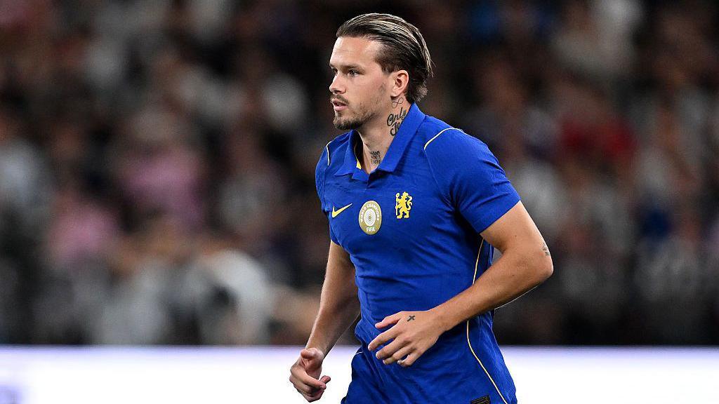 Mykhailo Mudryk runs onto the pitch as a Chelsea substitute
