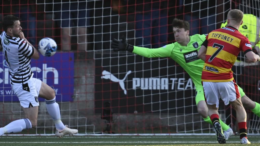 Scott Tiffoney scores for Partick Thistle against Queen's Park