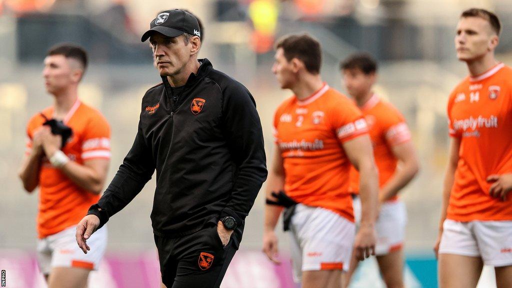 Armagh manager Kieran McGeeney with his players