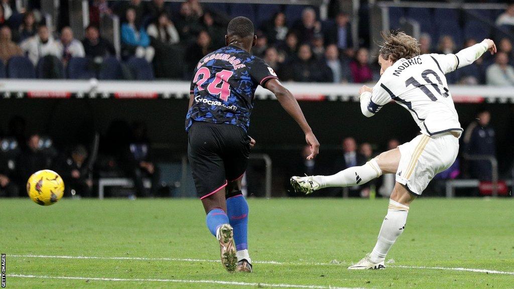 Luka Modric scores his second goal in La Liga this season