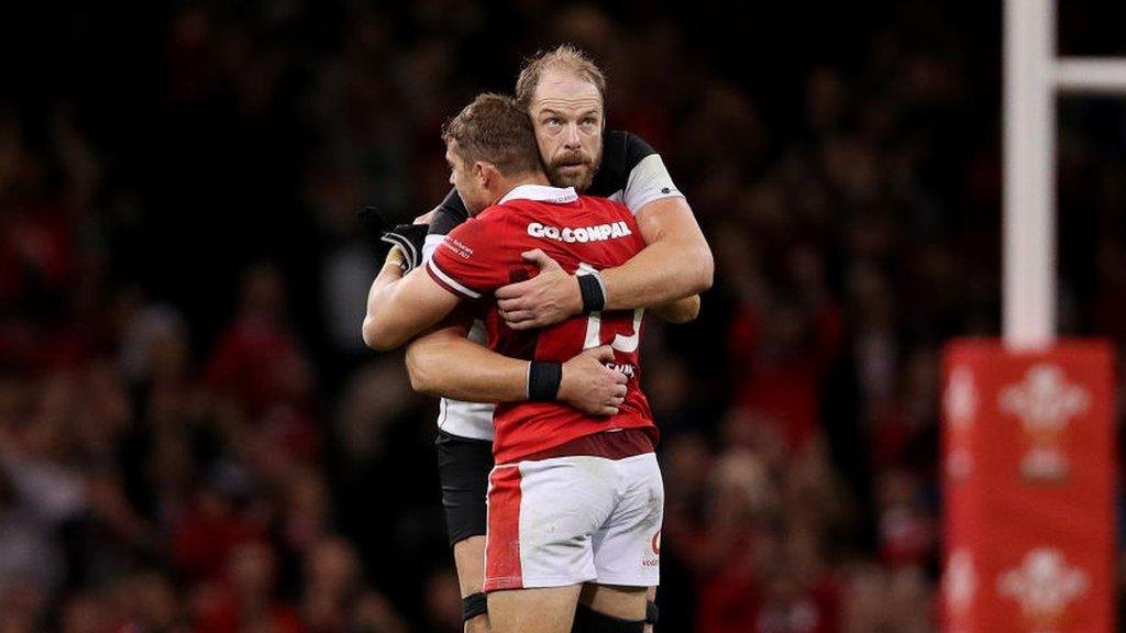 Alun Wyn Jones hugs Leigh Halfpenny