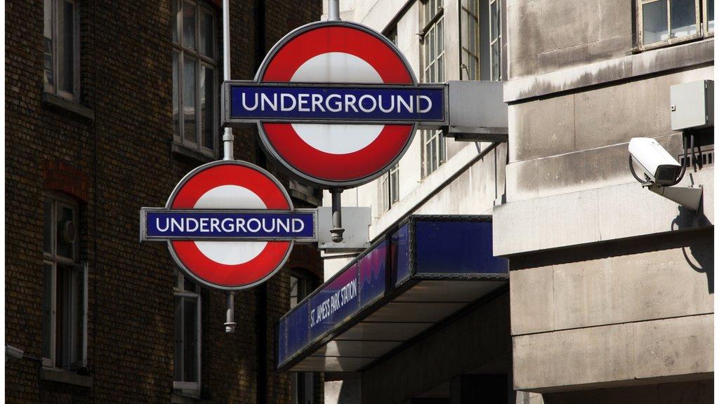 Tube roundel