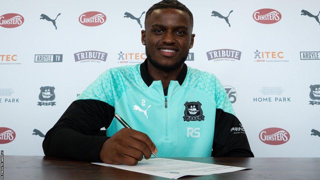 Bali Mumba has agreed a four-year contract at Plymouth Argyle