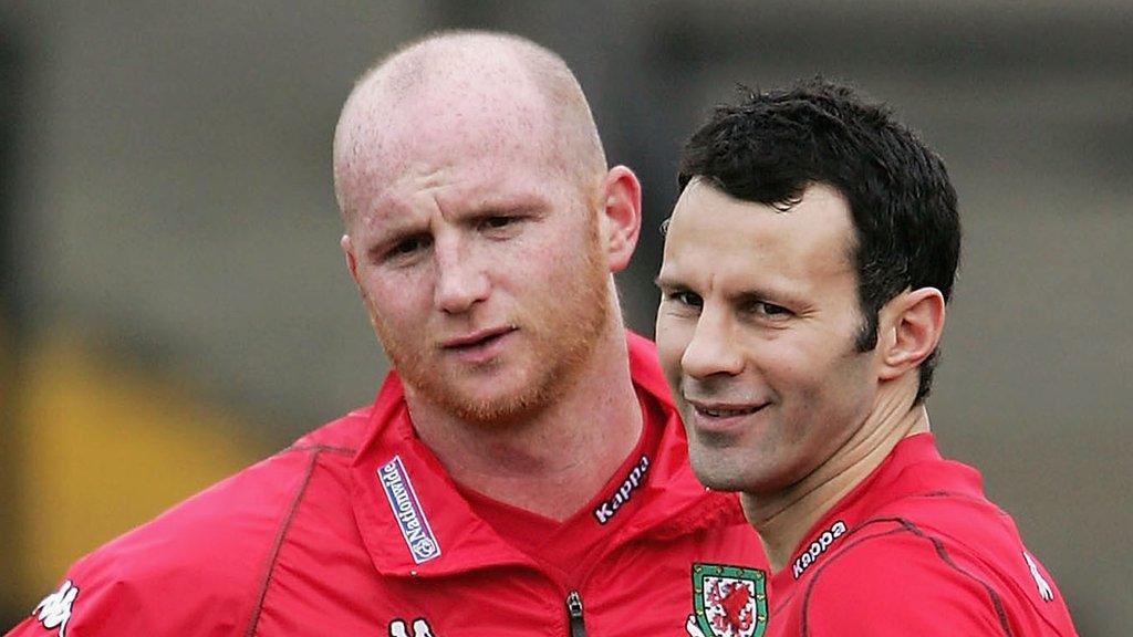 John Hartson and Ryan Giggs in training with Wales in 2005