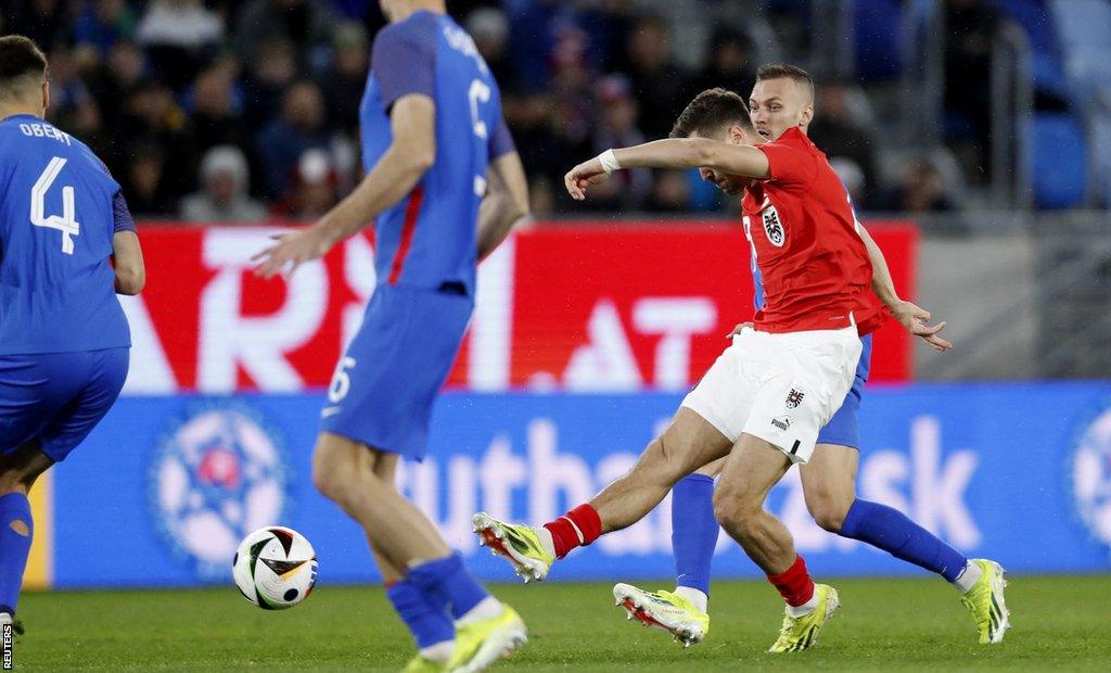 Christoph Baumgartner scores for Austria