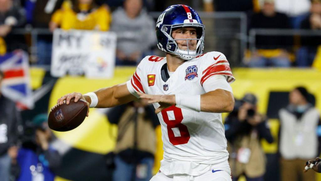 Daniel Jones released: New York Giants part ways with struggling  quarterback - BBC Sport