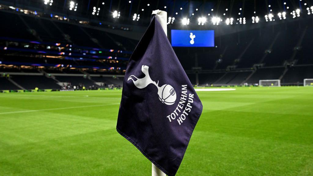 Tottenham corner flag