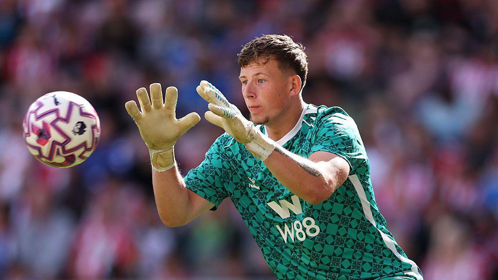 Anthony Patterson catches the ball while playing for Sunderland.