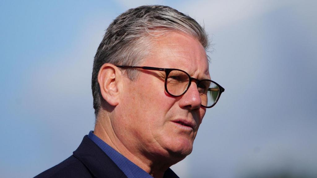 Валлийский вызов Стармера: Навигация по потенциальным подводным камням в долинах