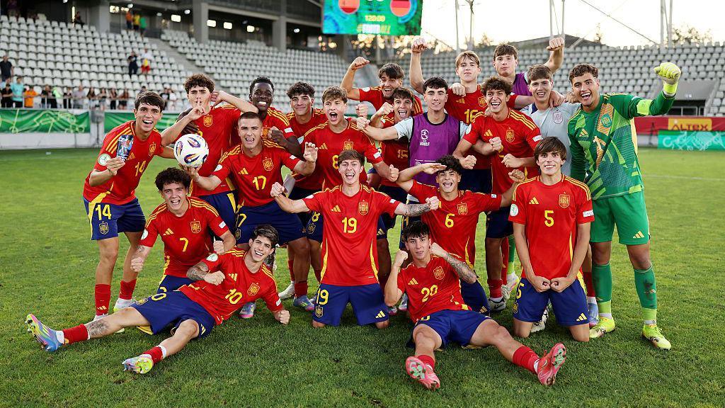 Spain Under-19s celebrate