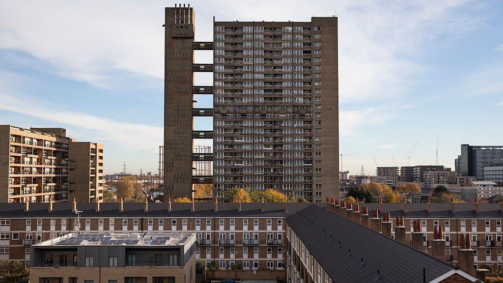 A general view of the Balfron Tower in the Brownfield Estate on November 18, 2016 in London, England.