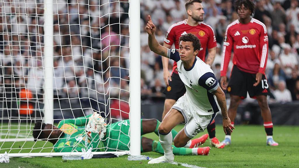 Brennan Johnson scores for Tottenham in the Europa League final