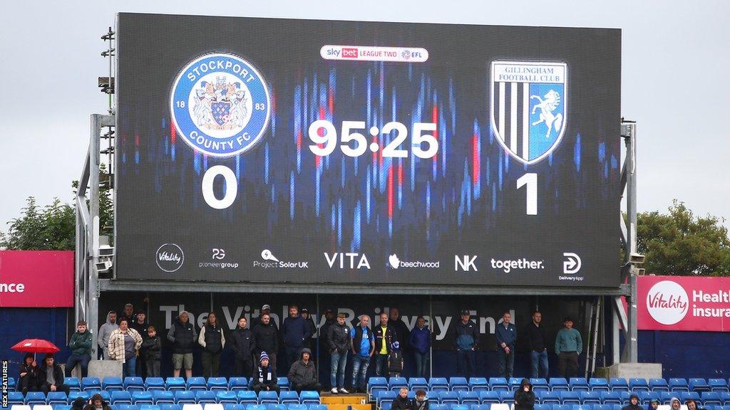 Stockport v Gillingham added time scoreboard