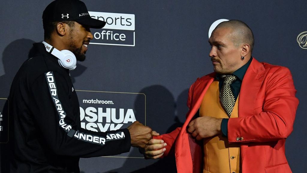 Anthony Joshua greets Oleksandr Usyk