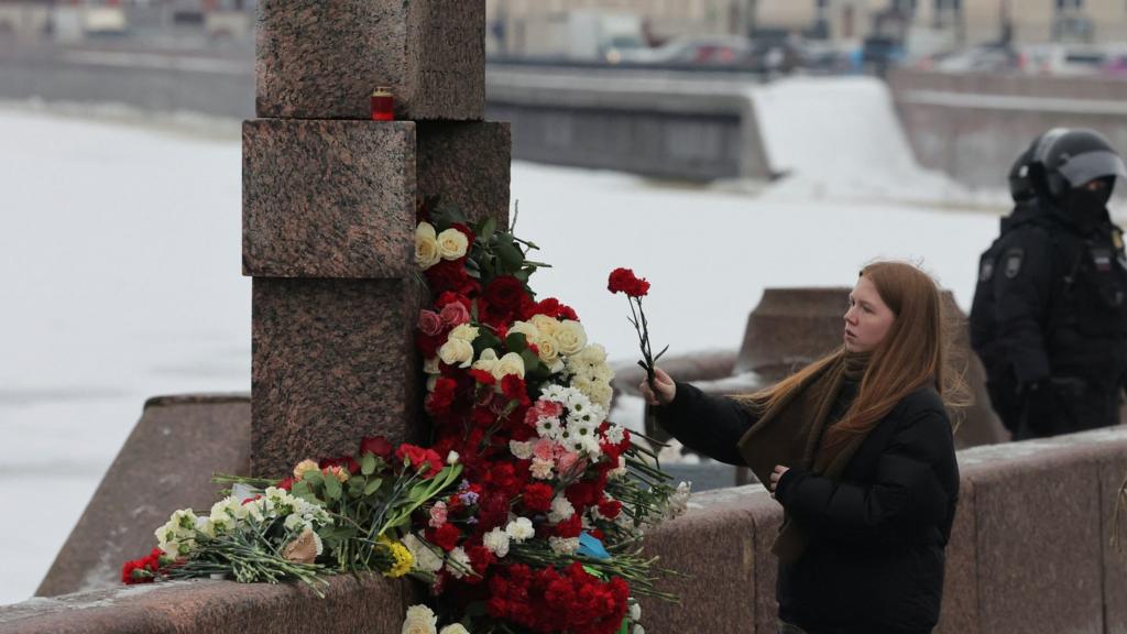 People gather to honour the memory of Alexei Navalny in Saint Petersburg