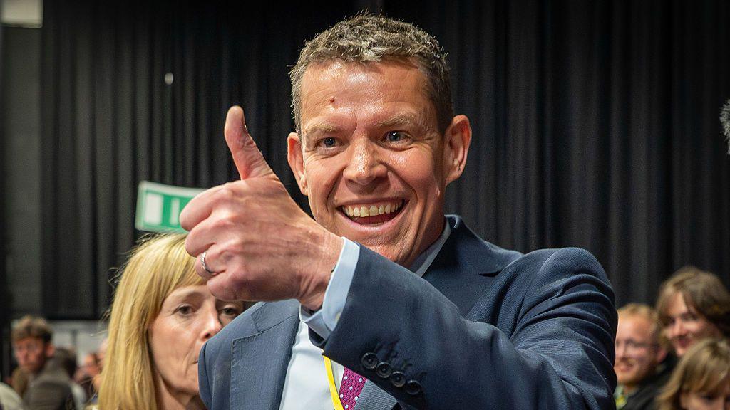Rhun ap Iorwerth thumbs up