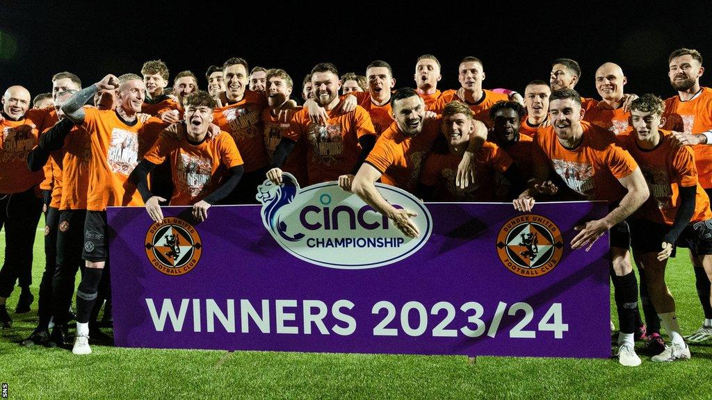 Dundee United celebrate promotion