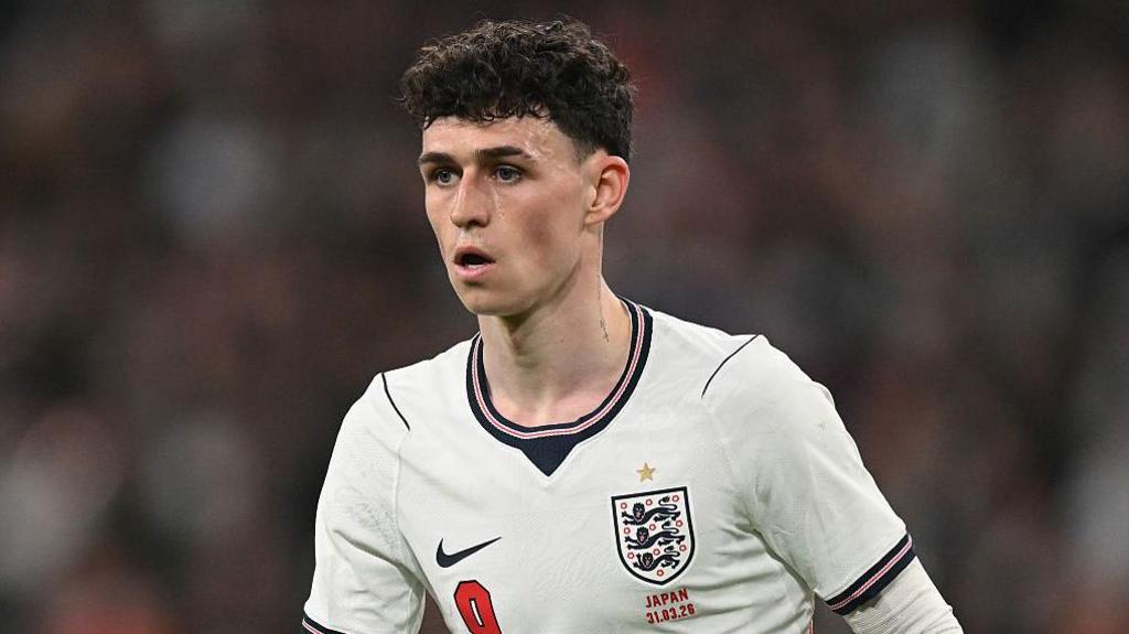 Phil Foden playing for England against Japan