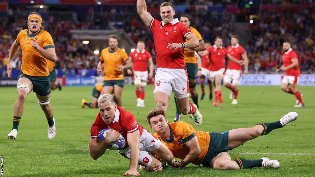 Gareth Davies scores the game's opening try