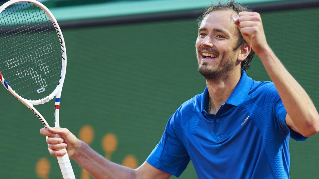 Medvedev battles cramp in win over Khachanov in Monte Carlo