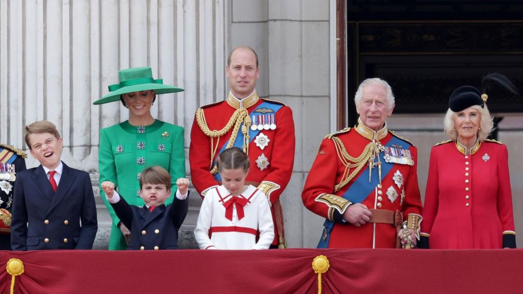 Royal Family on balcony