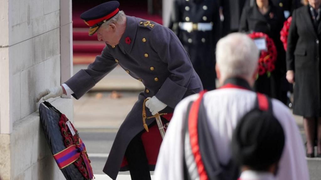 The King lays a wreath at the Cenotaph