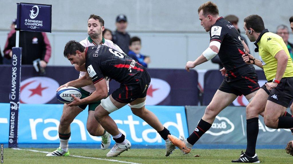 Juan Martin Gonzalez scored Saracens' first try