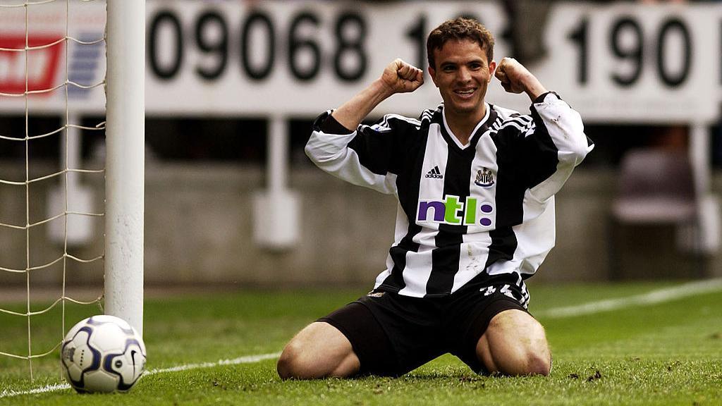 Laurent Robert - Top 5 players with most free-kick goals in a single Premier League season