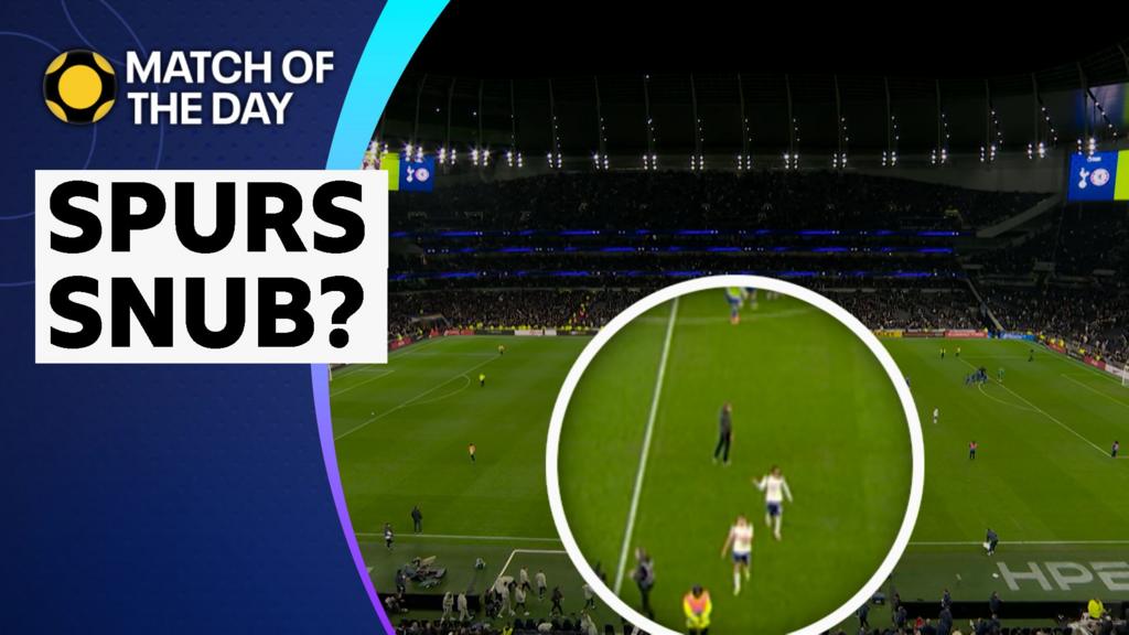 Did Spurs players refuse to applaud fans after Chelsea defeat?