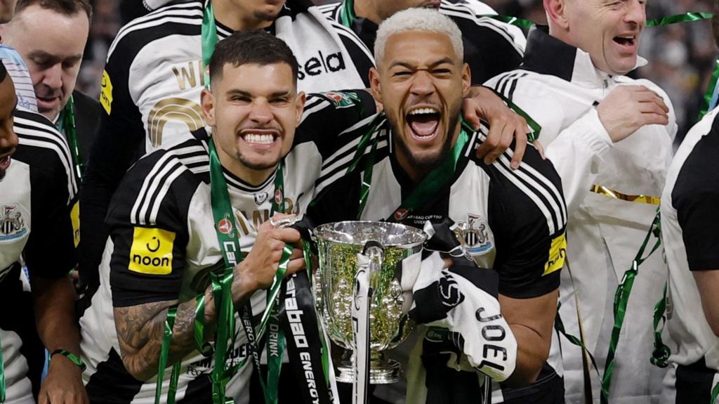 Bruno Guimares & Joelinton celebrate winning Carabao Cup