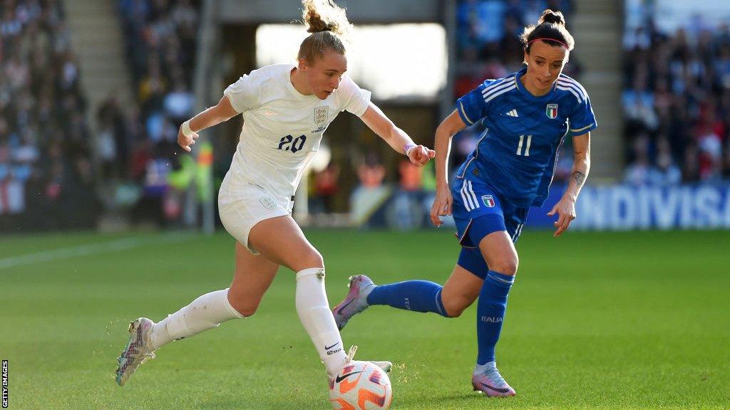 Katie Robinson in action against Italy