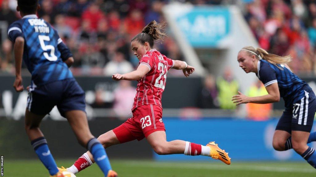 Grace Clinton playing for Bristol City