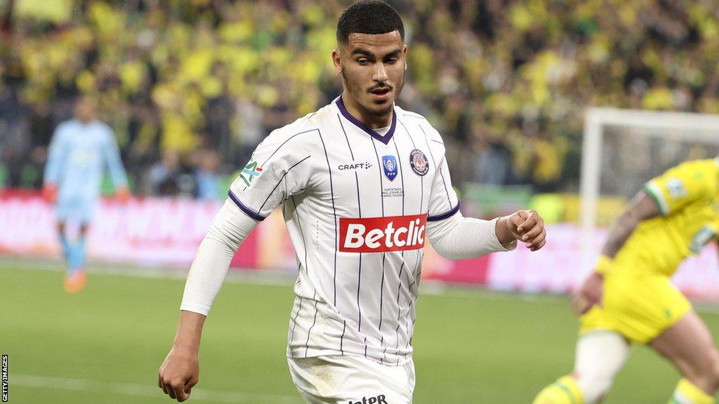 Zakaria Aboukhlal playing for Toulouse