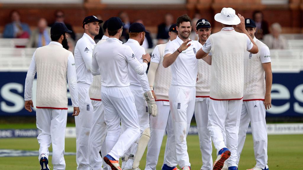James Anderson celebrates removing Kaushal Silva