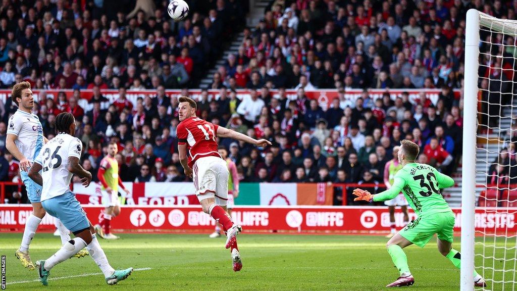 Chris Wood heading the ball for Nottingham Forest