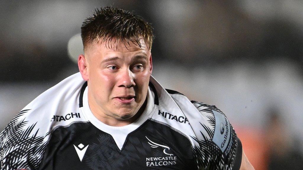 Freddie Lockwood in action for Newcastle Falcons