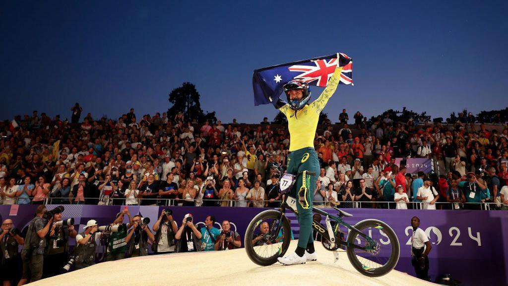 Saya Sakakibara celebrates her 2024 Olympics victory