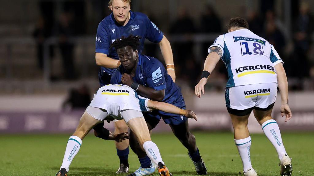 Asher Opoku-Fordjour runs into contact