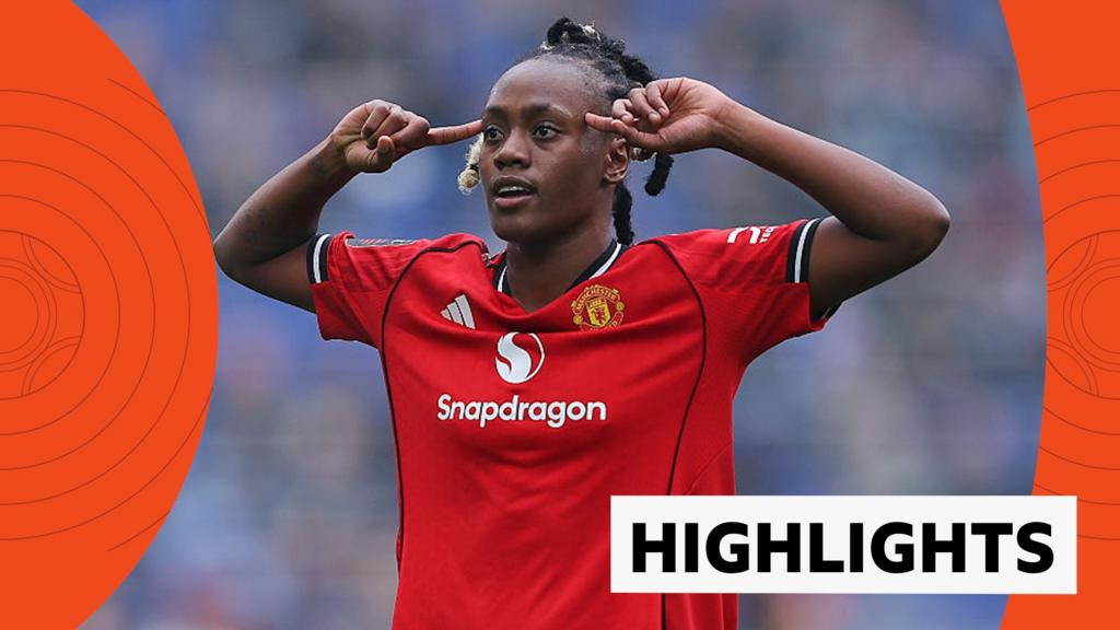 Man Utd score four against Everton to maintain unbeaten start