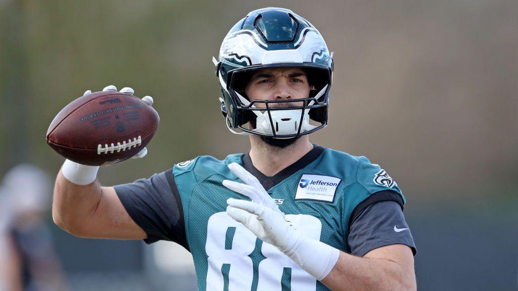 Super Bowl 2025: 'Expect a big game from Goedert' - BBC Sport