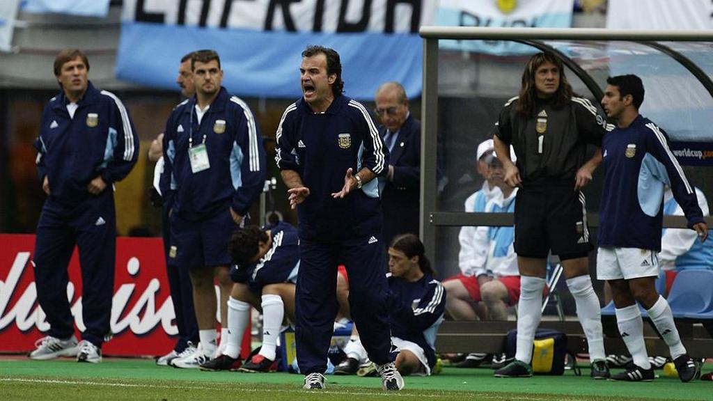 Marcelo Biesla shouts during Argentina's World Cup 2002 game with Sweden