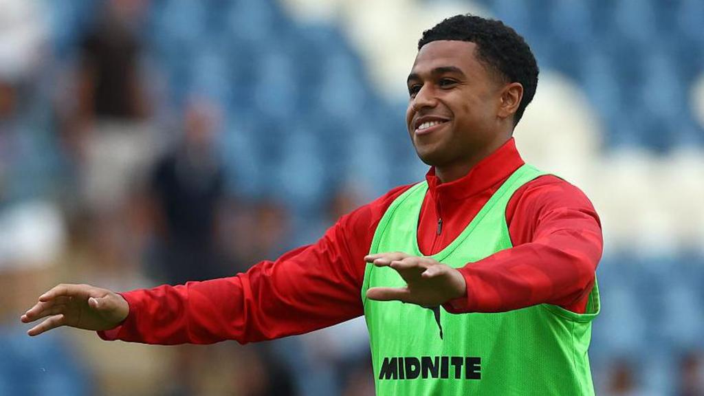 Fulham agree £30m fee for Southampton's Charles