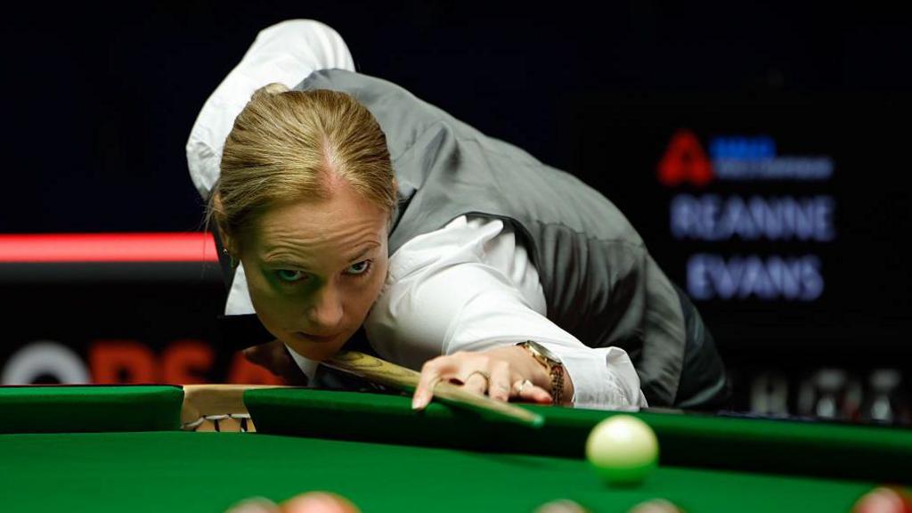 Twelve-time champion Evans loses in World qualifiers
